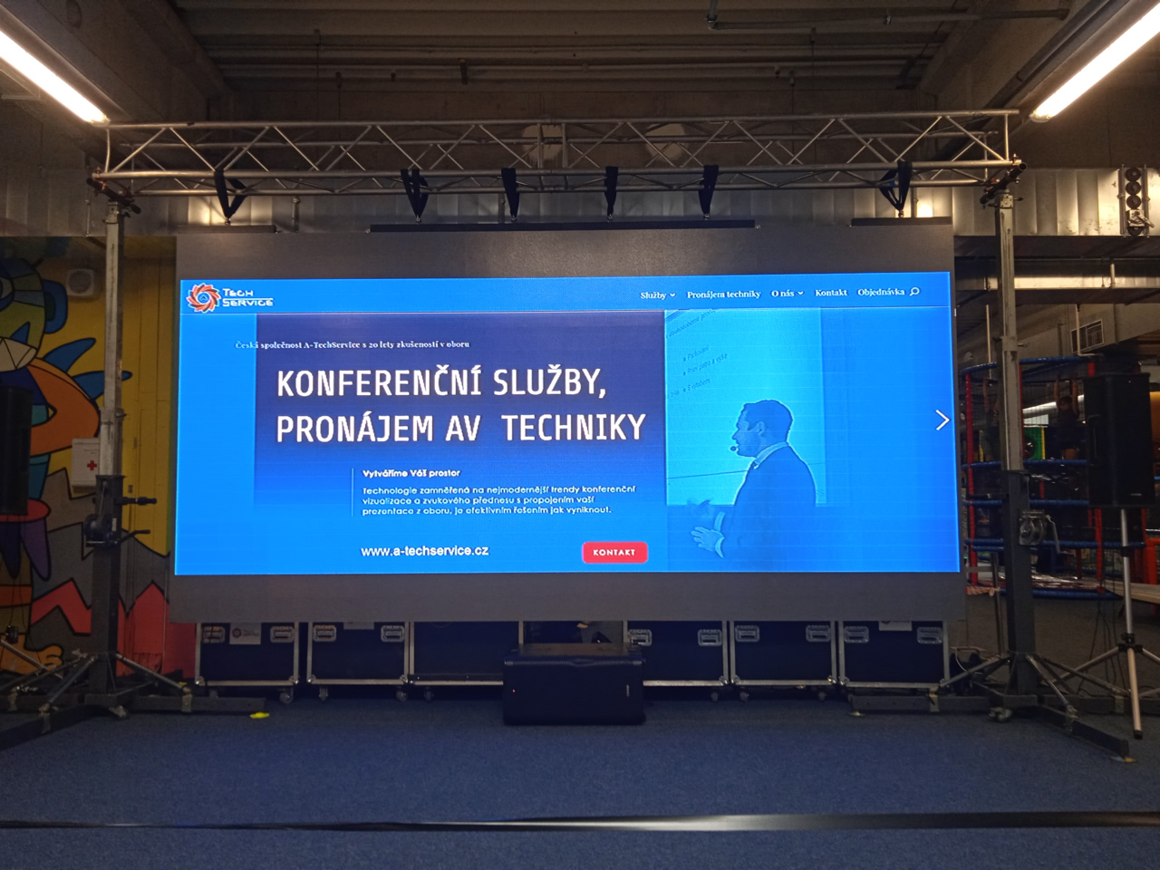 zbozi_Velkoplosna-projekcni-Led-stena-z-led-panelu_3_23872